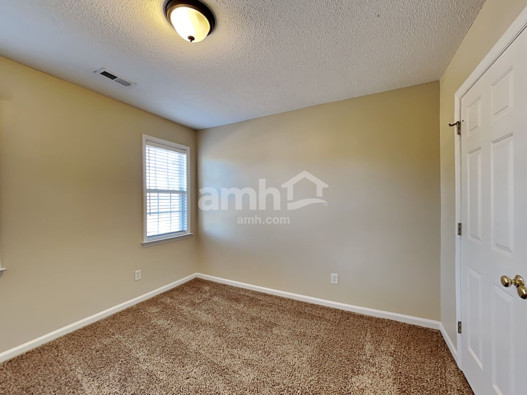 Building Photo - 6425 Silver Spring Ct