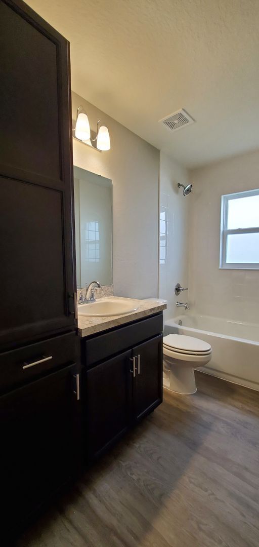 Building Photo - Like NEW!!! 4-Bedroom, 2-Bathroom in Villa...