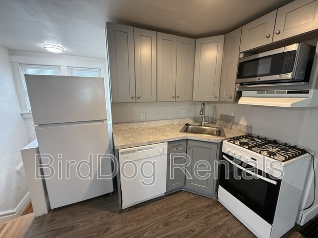 Building Photo - 82 E Maynard Ave