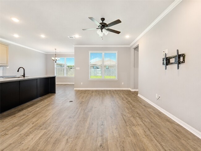 Building Photo - 6205 Daytona Dr