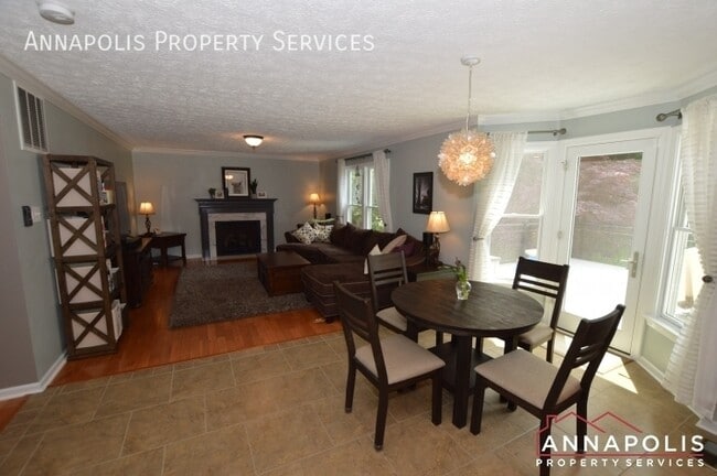 Building Photo - 555 Brightview Dr