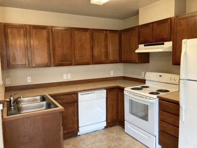 Building Photo - 114 N Bowdish Rd