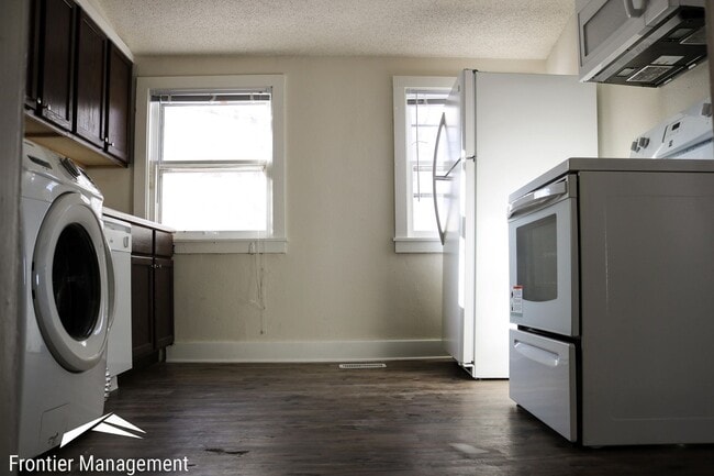 Building Photo - 901 Osage St