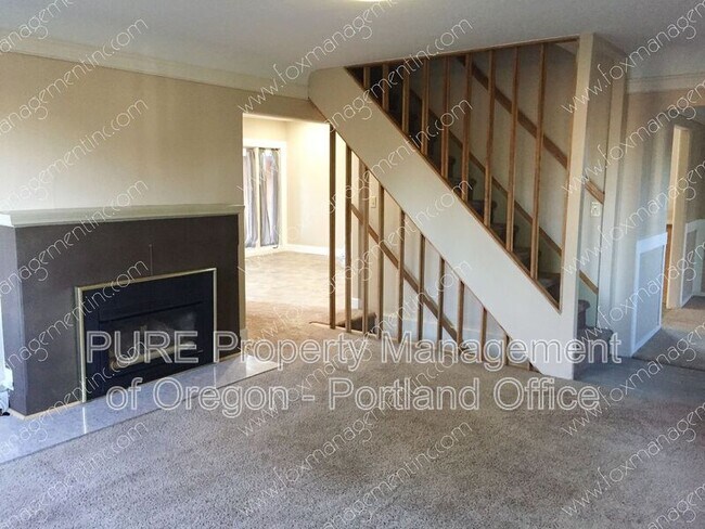 Building Photo - 6320 NE Simpson St