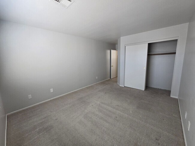 Building Photo - 6325 Cascade Run Ave