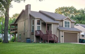 Building Photo - Luxury Living Just Minutes from Prairie Vi...