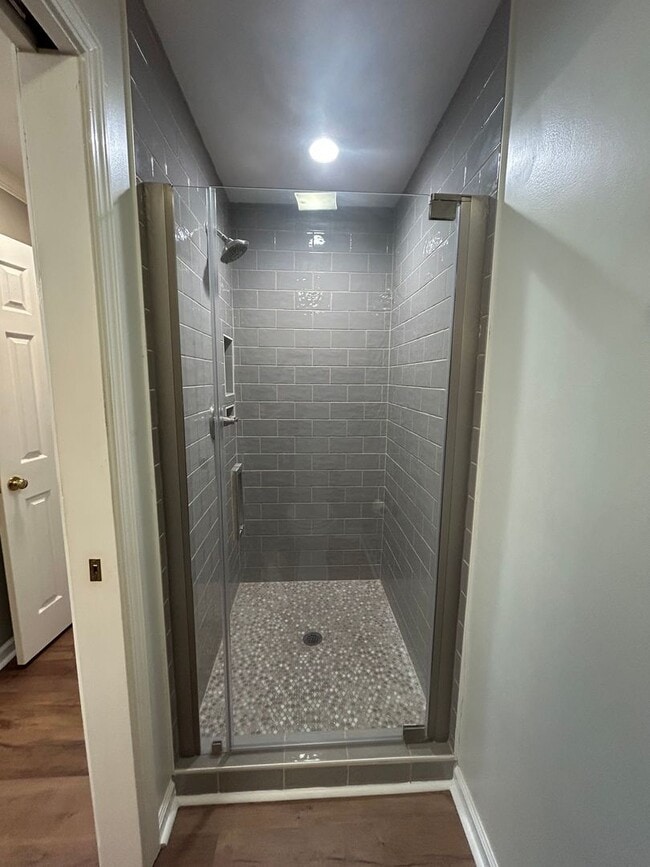 Building Photo - 4-Bedroom Gem Near Downtown Huntsville – N...