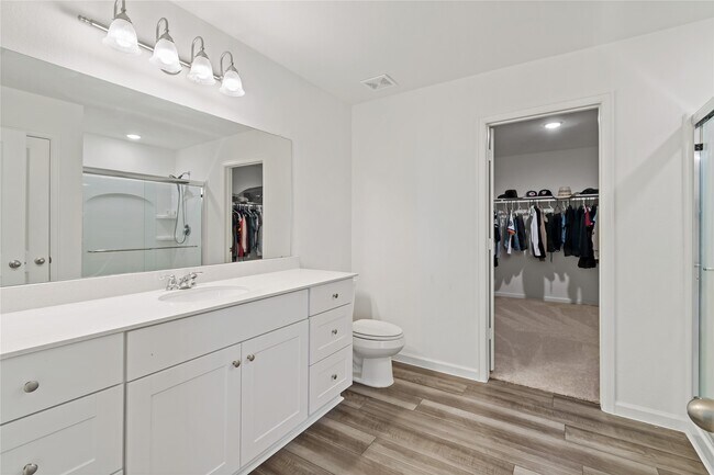 Building Photo - 21568 Rolling Streams Dr