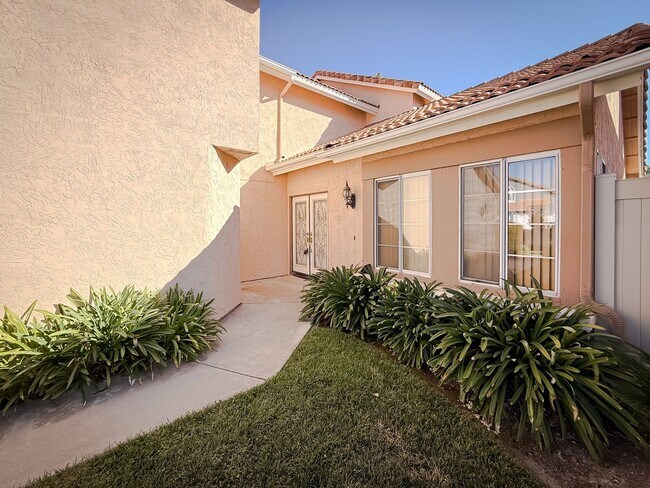 Building Photo - 40041 Zamura Ct