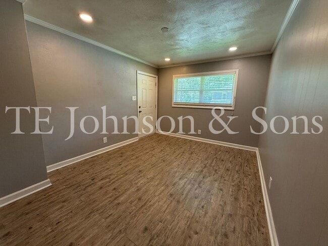 Building Photo - Sterling Pointe Apartments – Updated 2 Bedroom Living in West End Winston-Salem