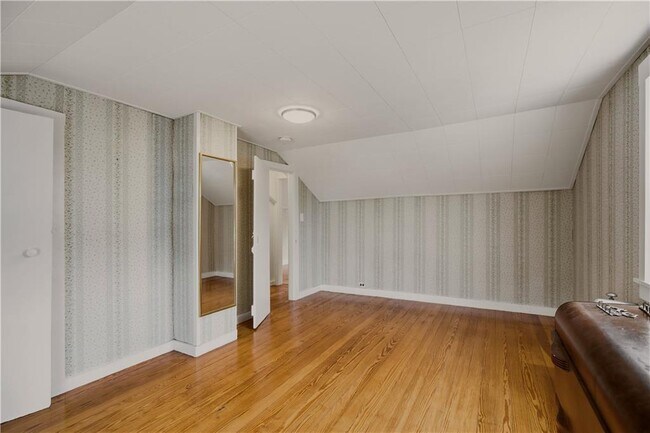 Building Photo - 26 Freebody St