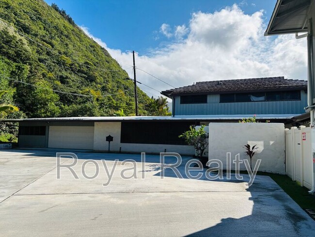 Building Photo - 2839 Puuhonua St