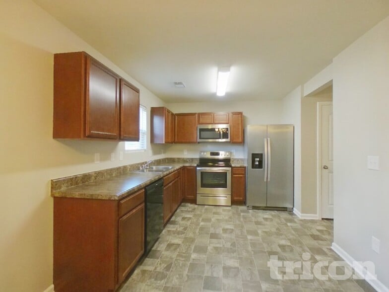 Building Photo - 117 Vermillian Dr