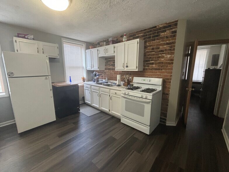 Kitchen - 1954 E 123rd St