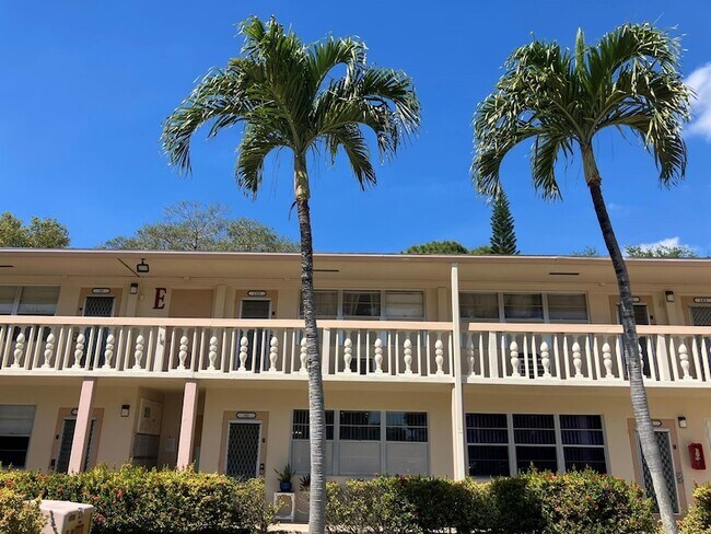 Primary Photo - 100 Ventnor E