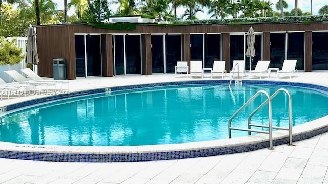 Building Photo - 10155 Collins Ave