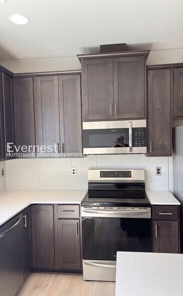 Building Photo - 1084 Noble Lp