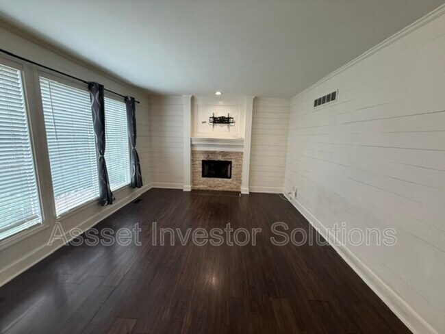 Building Photo - 8004 W 144th Pl