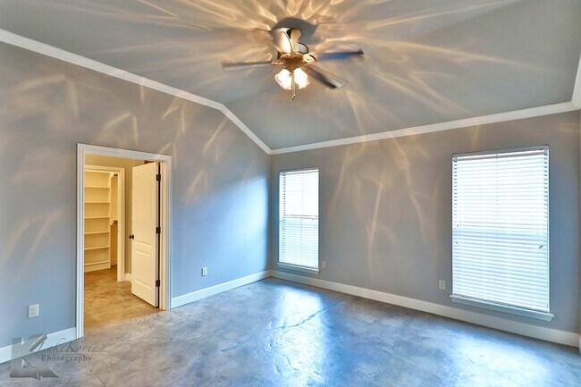 Building Photo - 3812 Carrera Ln