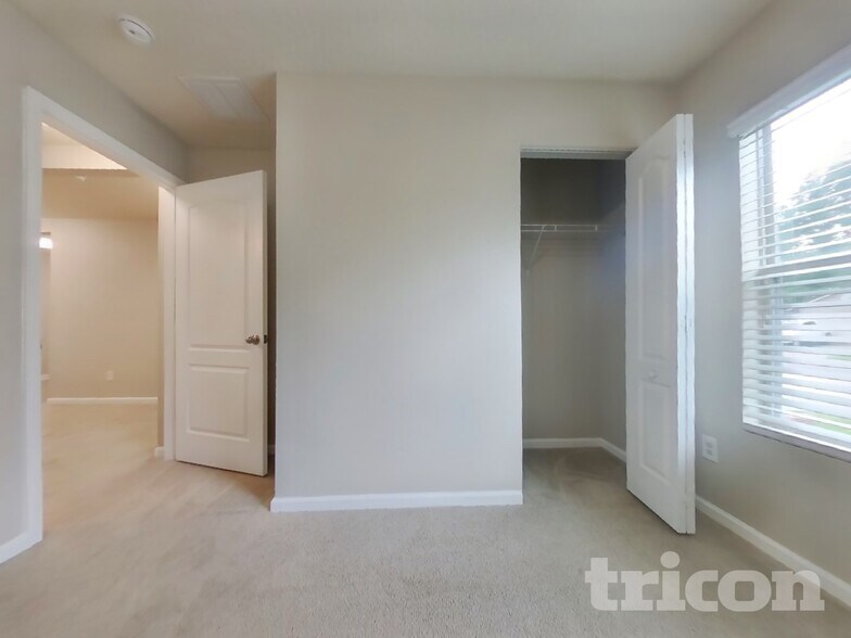 Building Photo - 3720 Summit Oaks Dr