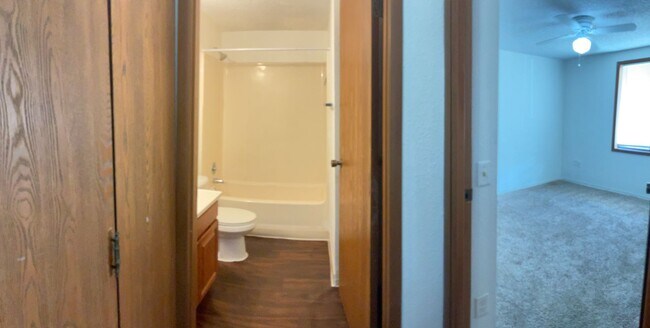 Building Photo - Great Location! Great Price! Call for Spec...