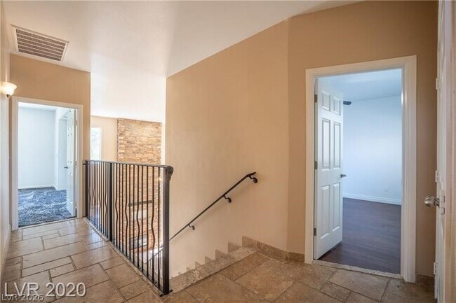 Building Photo - 1745 Buttermilk Dr