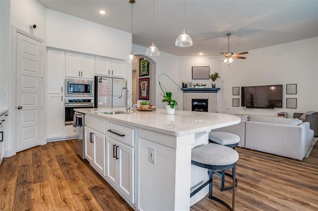 Building Photo - 1308 Bluebonnet Ln