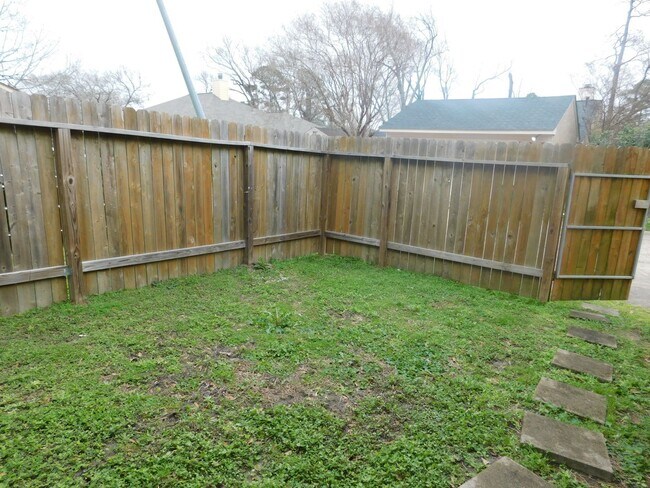Building Photo - 4803 Forest Ct
