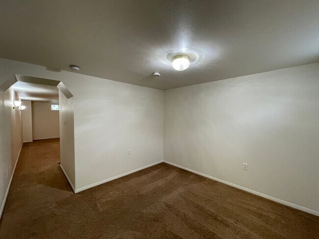 Building Photo - Great Updated Rancher