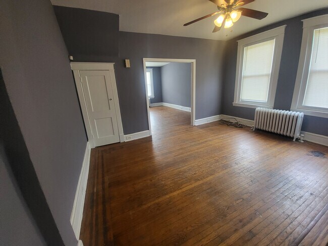 Building Photo - 5044 N Sydenham St
