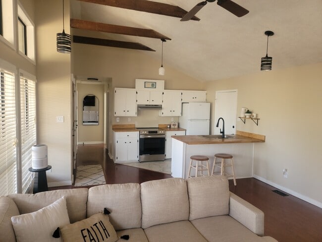 Building Photo - 51 Golfers Loop