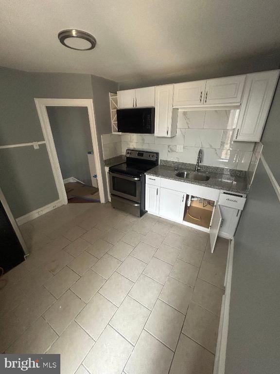 Building Photo - 4749 Bingham St