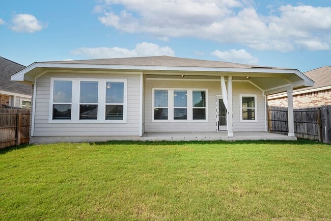 Building Photo - Move-In Special! Enjoy 2 Weeks Free Rent o...