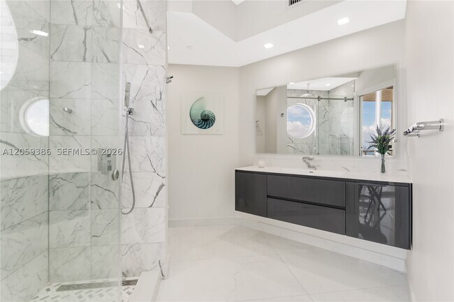Building Photo - 7330 Ocean 2404