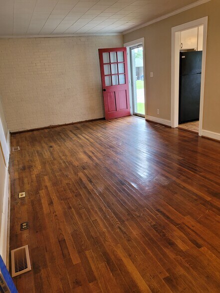 Living rm - 612 Saint Joseph St