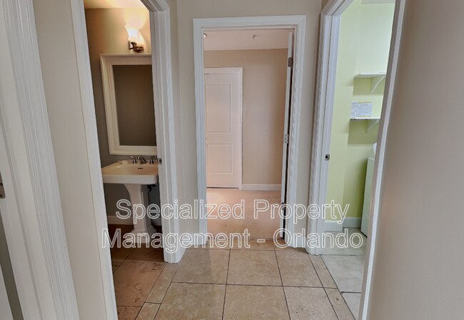 Building Photo - 100 S Eola Dr