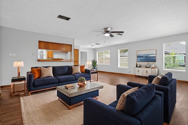 Building Photo - 601 Chateau Woods Pkwy Dr