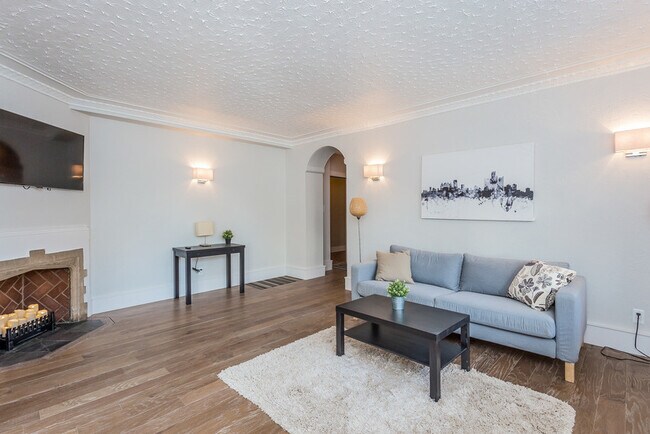 Building Photo - 1000 Van Dyke