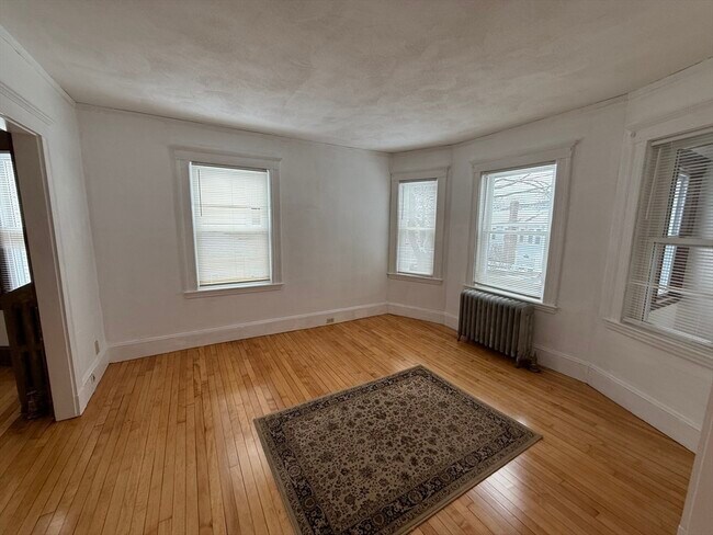 Building Photo - 270-272 Holbrook Rd
