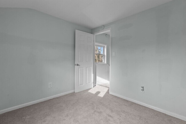 Building Photo - NEW RENTAL ALERT: Beautiful 4-Bed Home in Hampton — Available NOW!