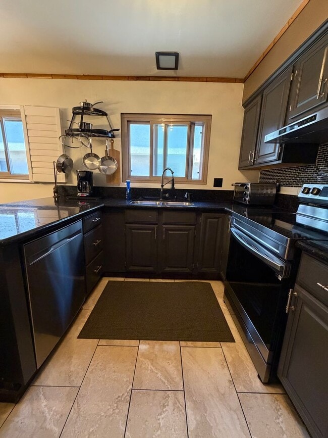 Building Photo - Fully Furnished Condo in the Heart of San Diego | 2 Parking Spaces, In-Unit Laundry, & Luxury Ame...