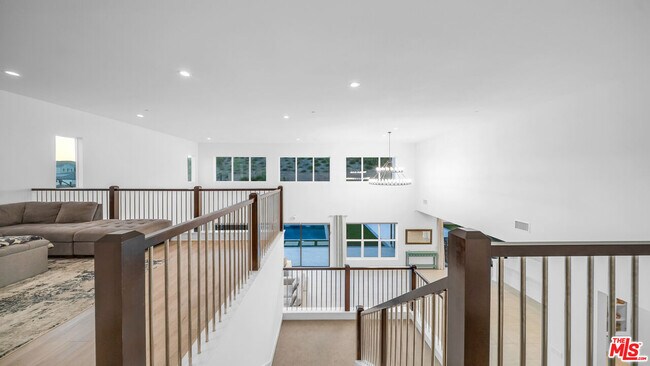 Building Photo - 12553 Ridgeline Rd