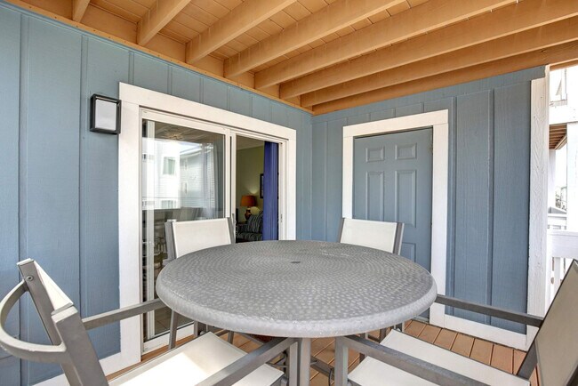 Building Photo - 608 Carolina Beach Ave S