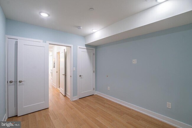 Building Photo - 1220 N Taney St