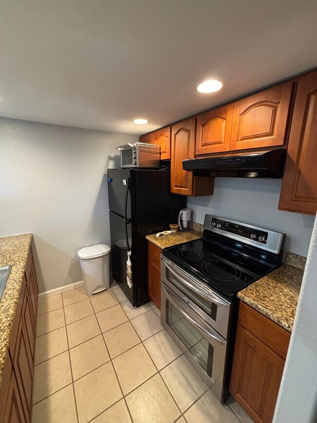 Building Photo - Fully Furnished One Bedroom Rental In Aiea