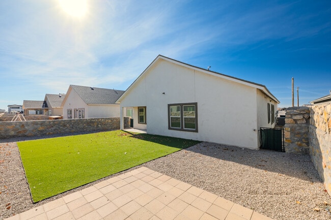 Building Photo - 1040 Indigo Sky St