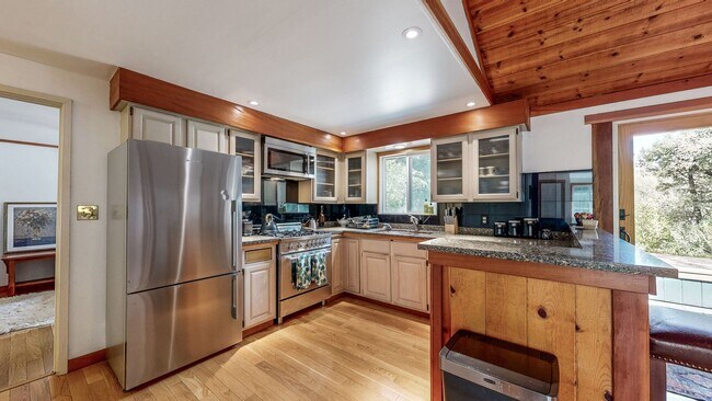 Building Photo - 1250 Bentley Dr