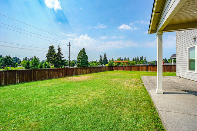 Building Photo - BEAUTIFUL HOME IN WEST ORCHARDS