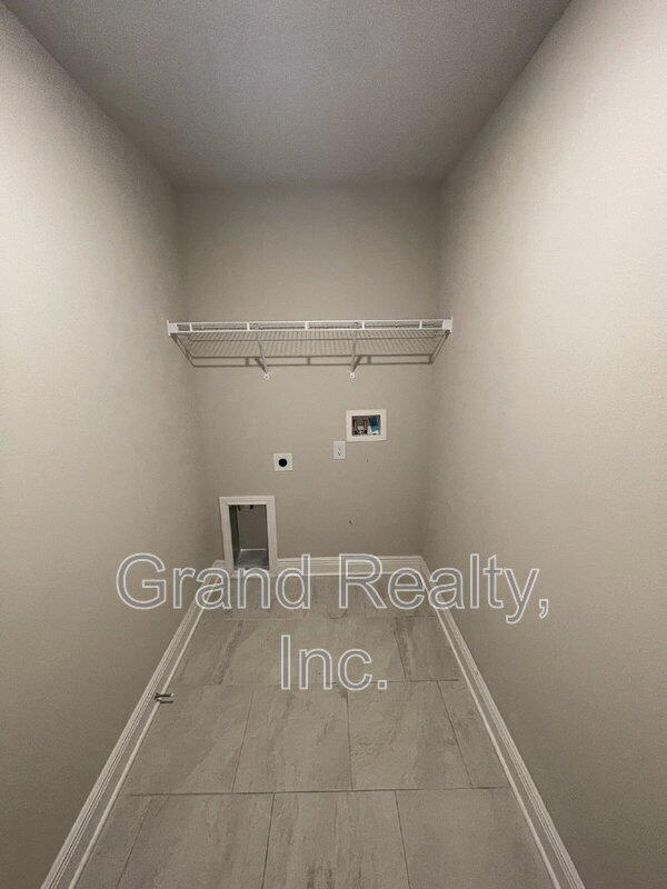 Building Photo - 4293 Castille Ave