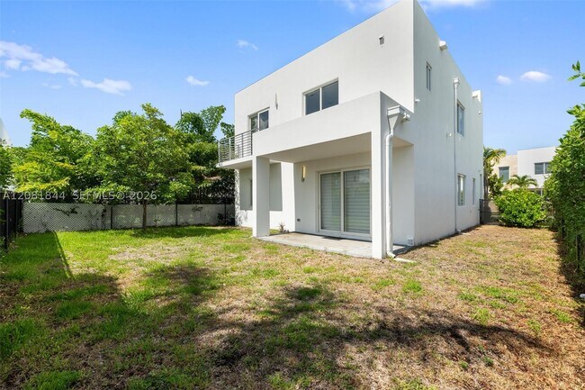 Building Photo - 6810 NW 103rd Pl